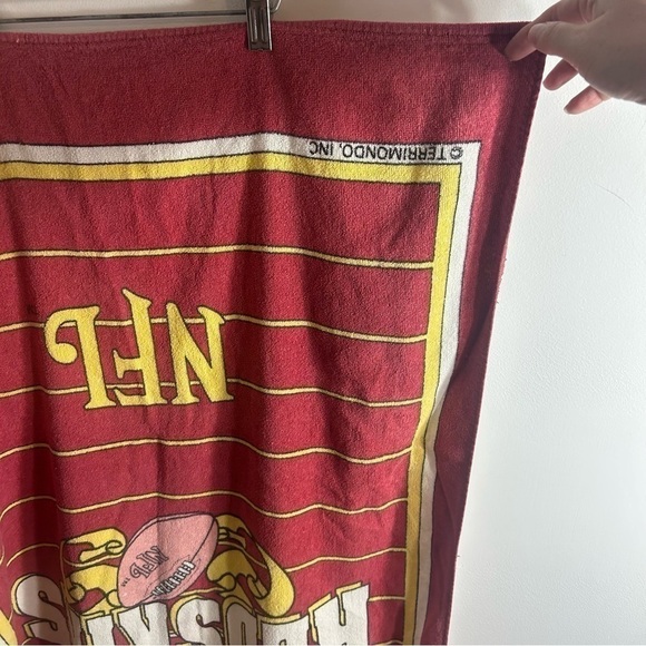 Vintage Washington Redskins Beach Towel 1993 Red Gold Football - Picture 2 of 8